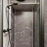 Ny Sentral Og Moderne Leilighet